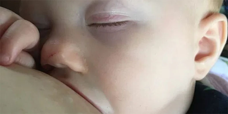 Breastfeeding sales sleepy baby