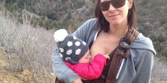 best baby carrier to breastfeed in
