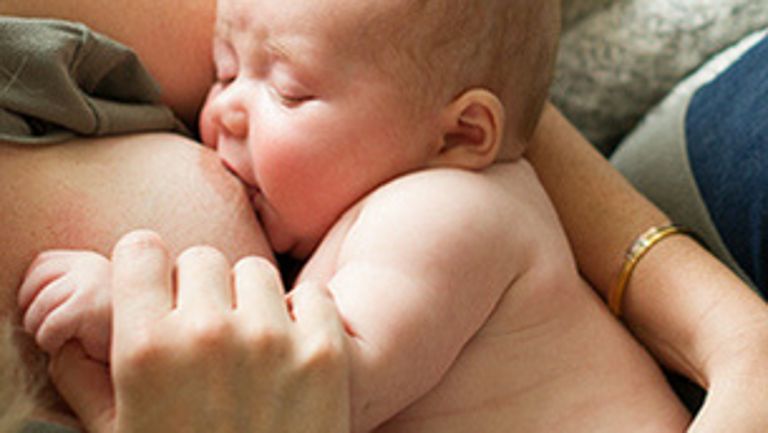 breastfeeding baby with shallow latch