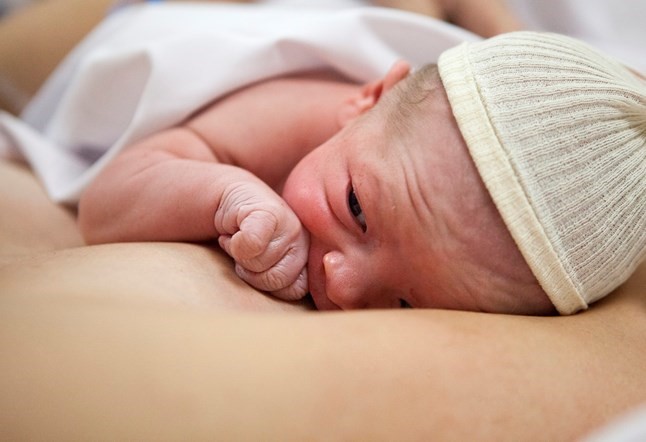 newborn baby skin to skin